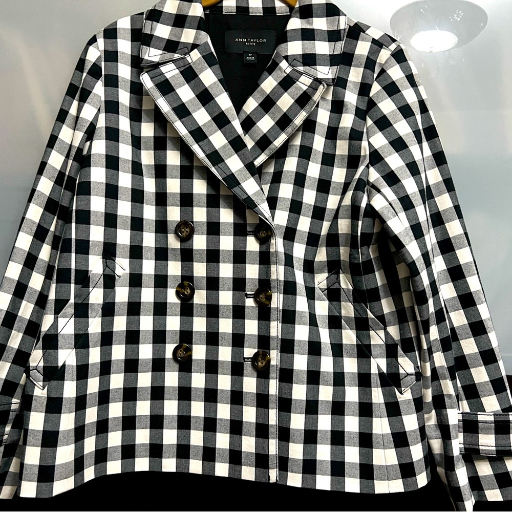 Ann Taylor black-white check crop jacket.